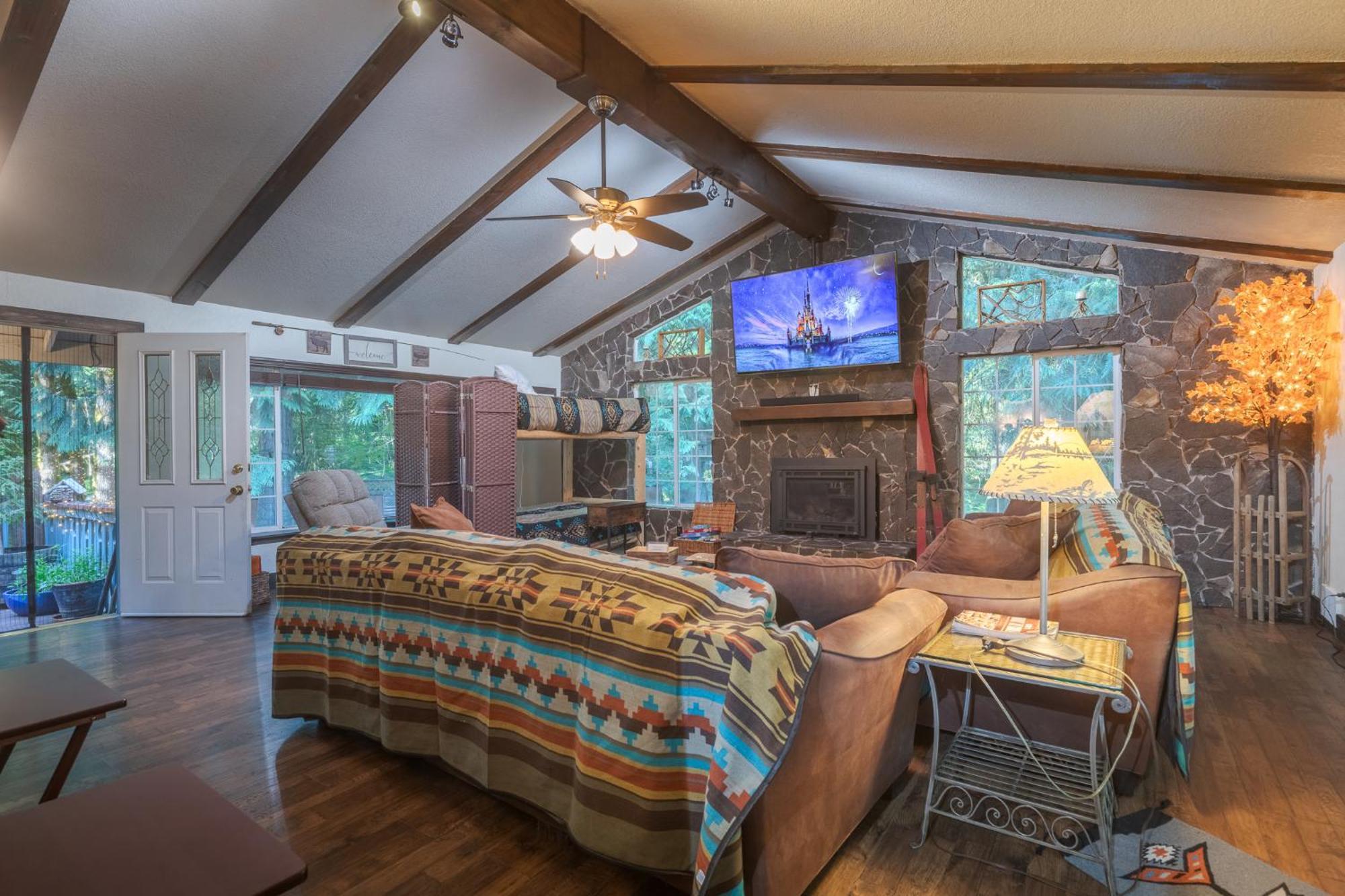 Cozy Bird House W Big Screen! Mount Hood Village Exterior photo